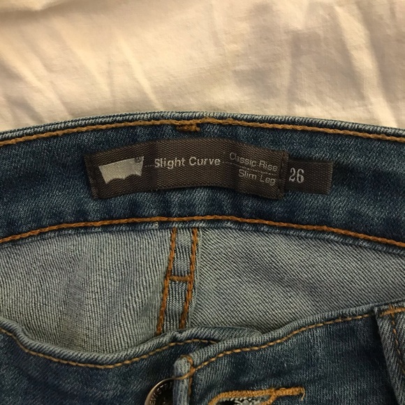 Levi’s Women’s Jeans - Picture 2 of 5